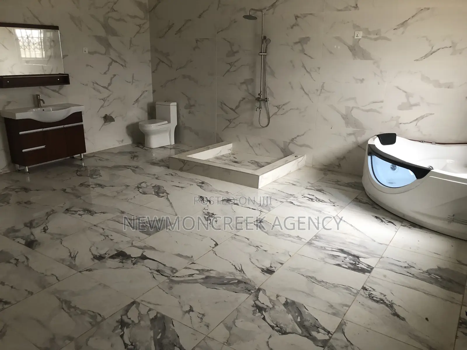 4bdrm Duplex in Gated Estate,Oyarifa, Accra Metropolitan for sale in Accra Metropolitan