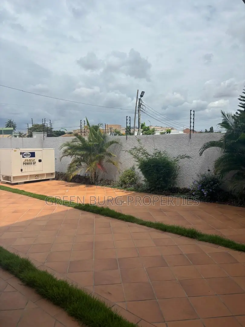 5bdrm House in East Legon for rent in East Legon
