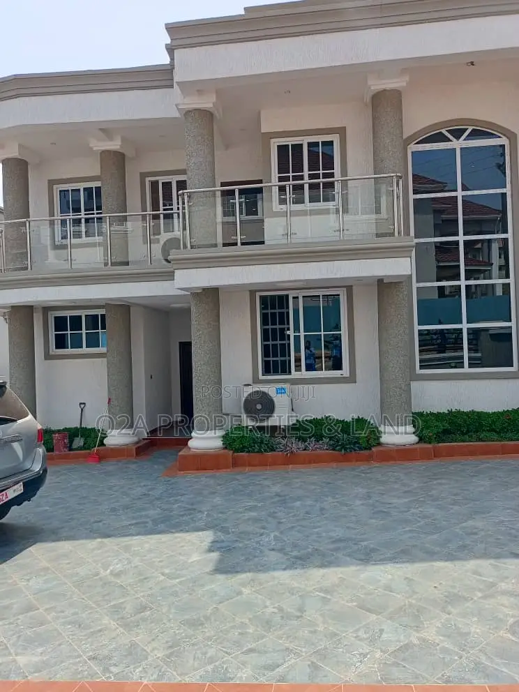 4bdrm House in Kumasi Kwadaso for sale in Kumasi Metropolitan