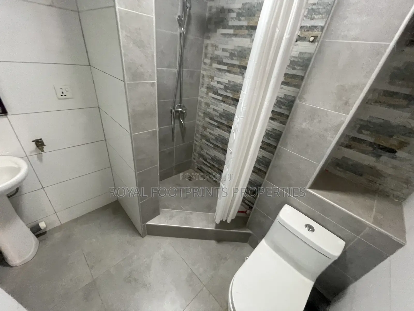 1bdrm Apartment in Royal Footprints, Lake Side Estate for rent in Lake Side Estate