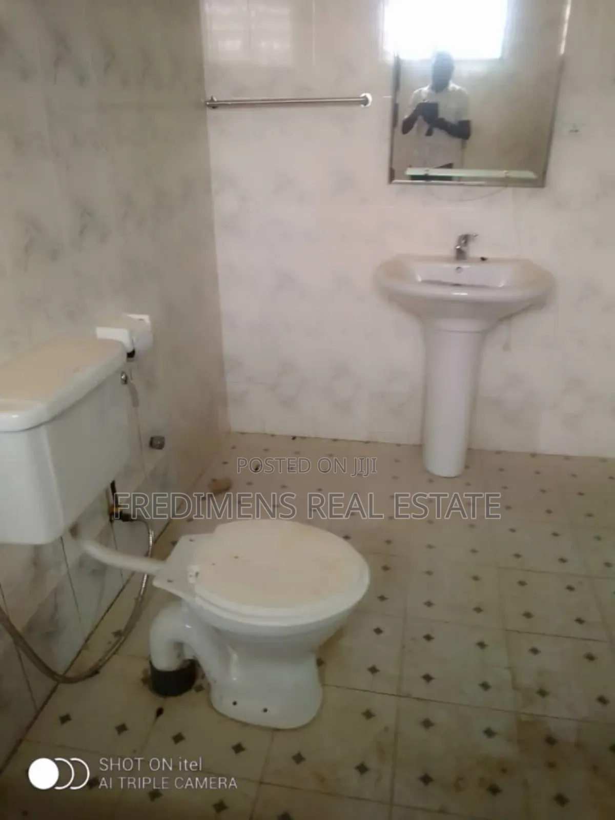 5bdrm House in Fredimens Real, Kumasi Metropolitan for sale in Kumasi Metropolitan