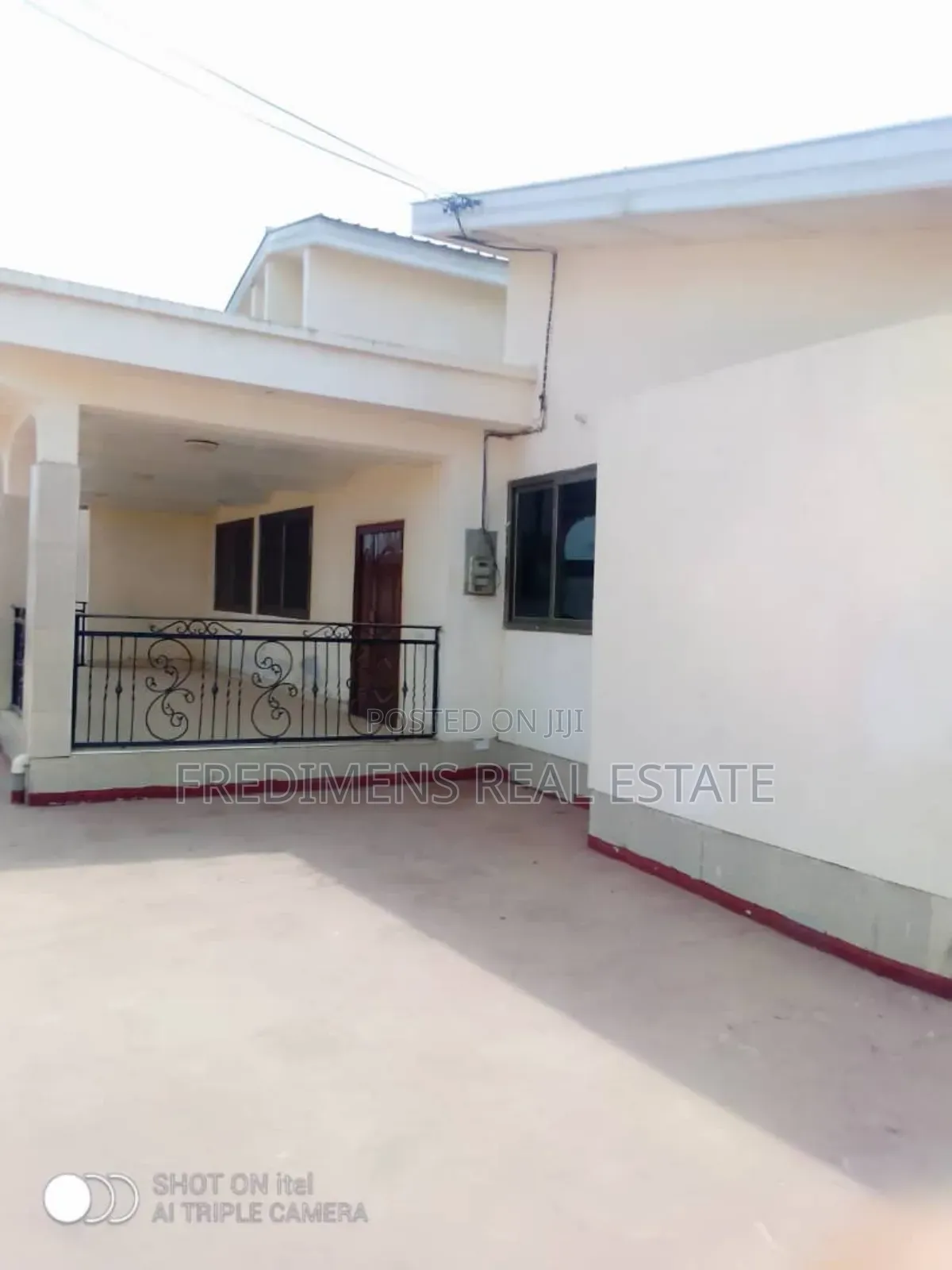 5bdrm House in Fredimens Real, Kumasi Metropolitan for sale in Kumasi Metropolitan