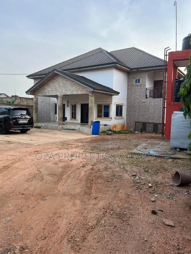 10bdrm House in Agbogba, North Legon for sale in North Legon
