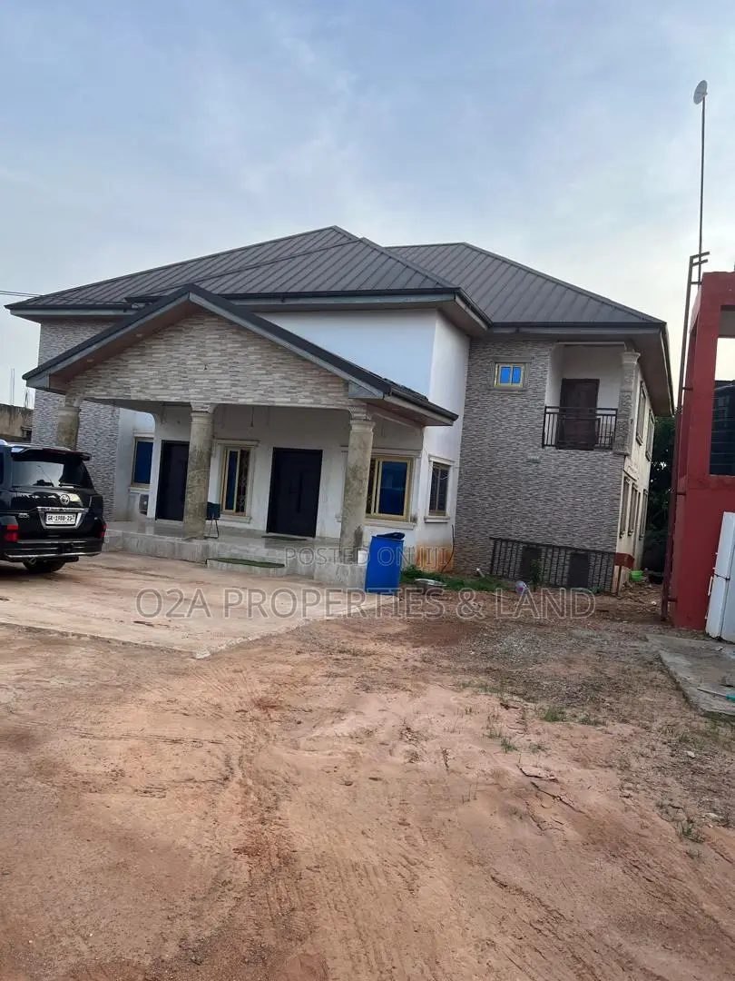 10bdrm House in Agbogba, North Legon for sale in North Legon