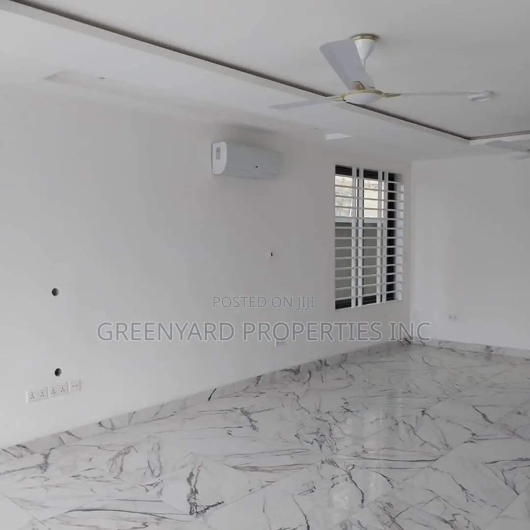 4bdrm Duplex in Ashongman, Ashomang Estate for sale in Ashomang Estate