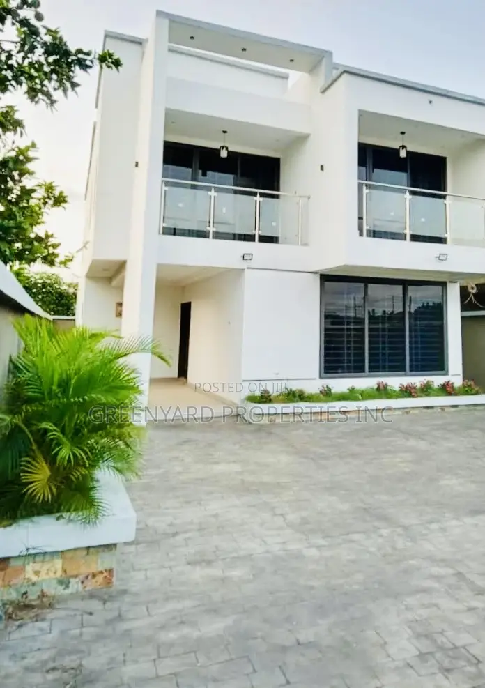 4bdrm Duplex in Ashongman, Ashomang Estate for sale in Ashomang Estate
