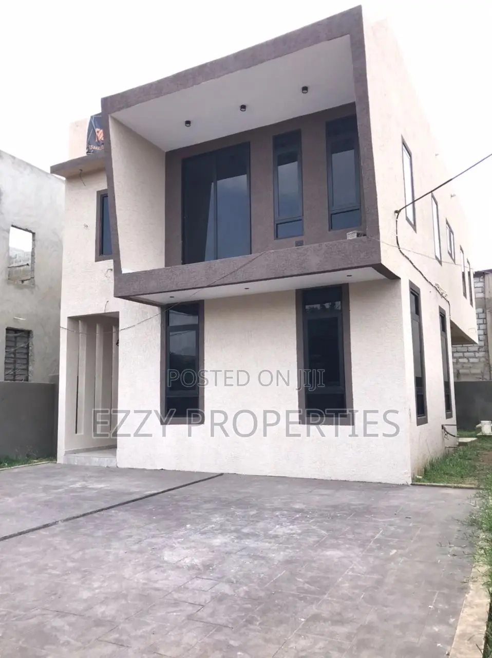 3bdrm Duplex in East Legon Hills for sale in Ga East Municipal
