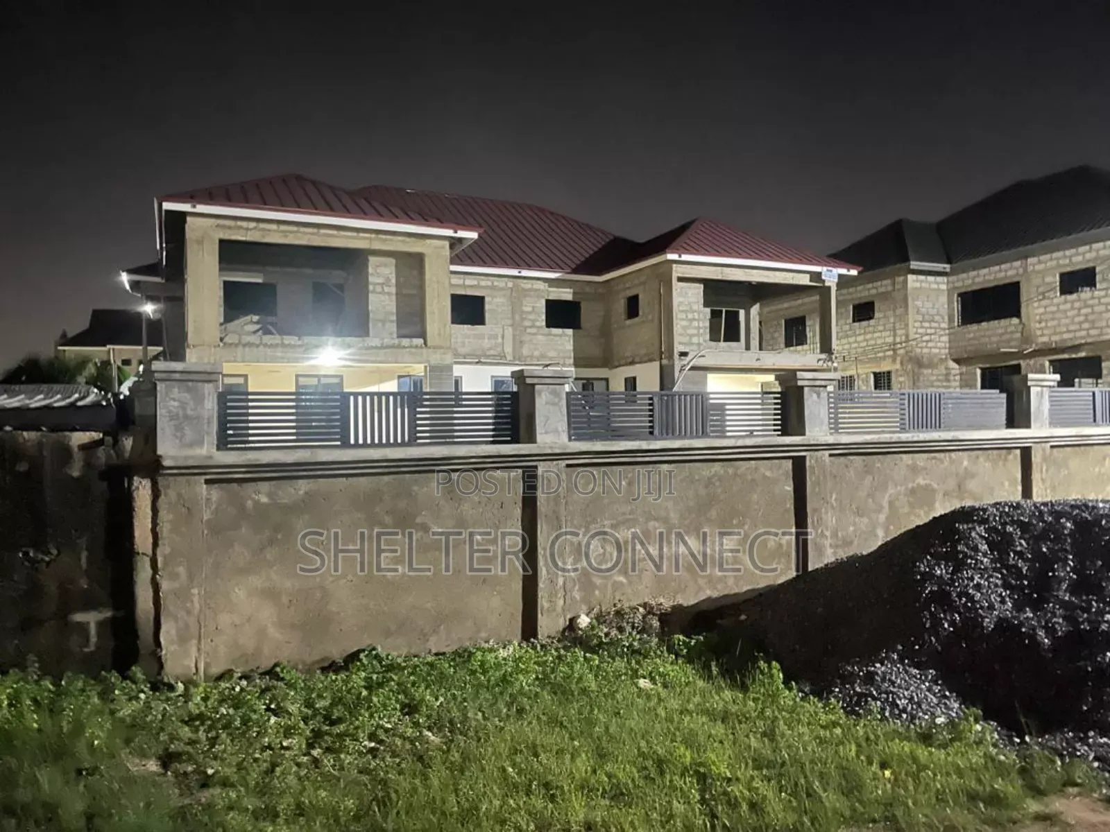 8bdrm Apartment in Pantang, Pentecost for sale in Pentecost