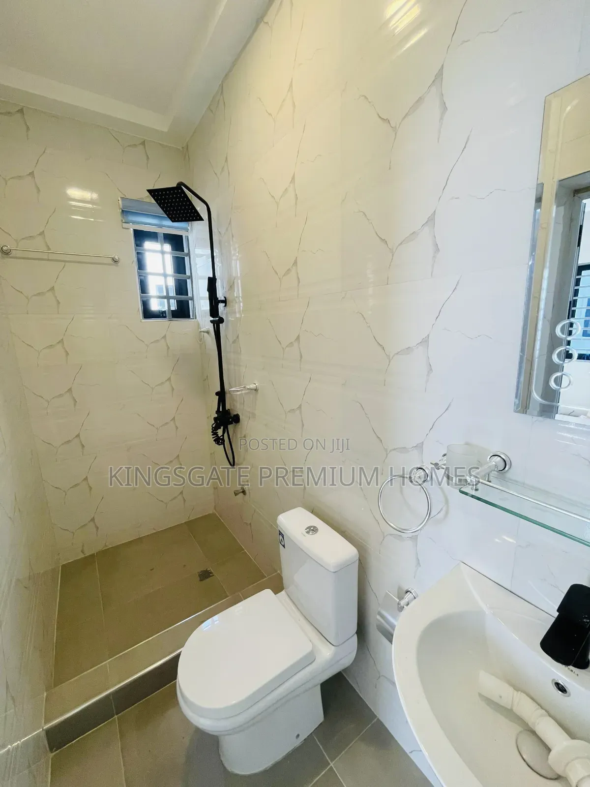 3bdrm House in Gated Community, Spintex for sale in Spintex