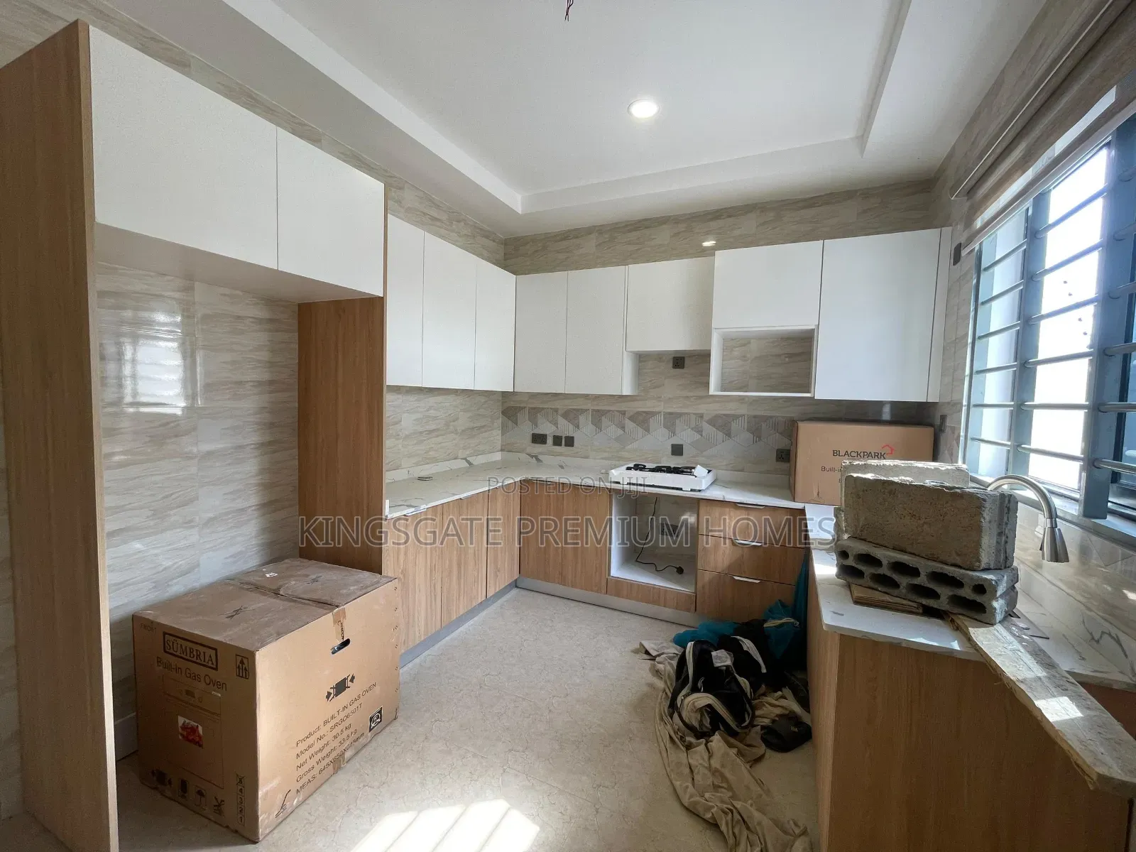 3bdrm House in Gated Community, Spintex for sale in Spintex