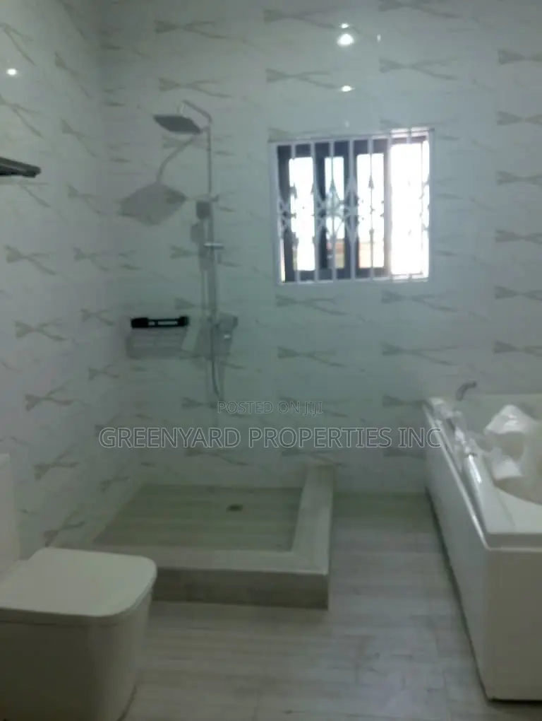 4bdrm Duplex in Achimota Mall for sale in Achimota