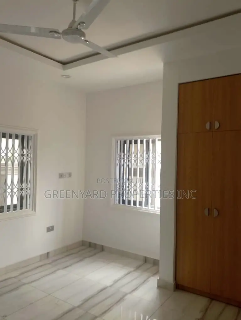 4bdrm Duplex in Achimota Mall for sale in Achimota