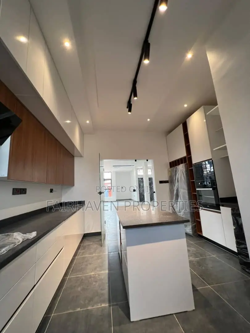 3bdrm House in Oyarifa for sale in Oyarifa