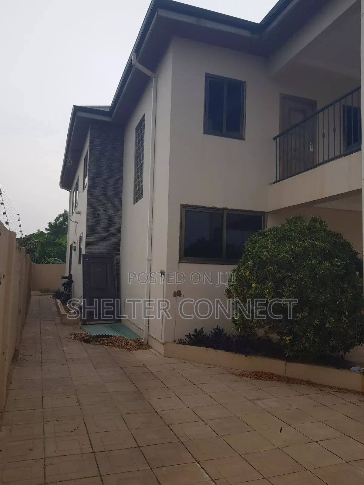 3bdrm Duplex in Oyarifa for sale in Oyarifa