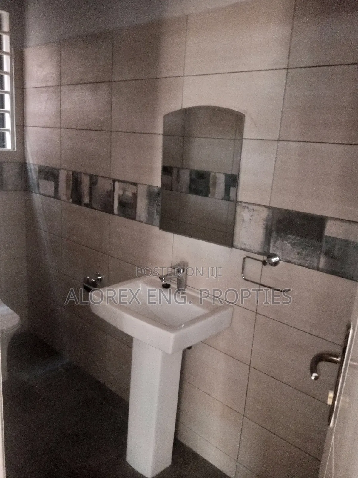 4bdrm House in $650 Executive, Oyarifa for rent in Oyarifa