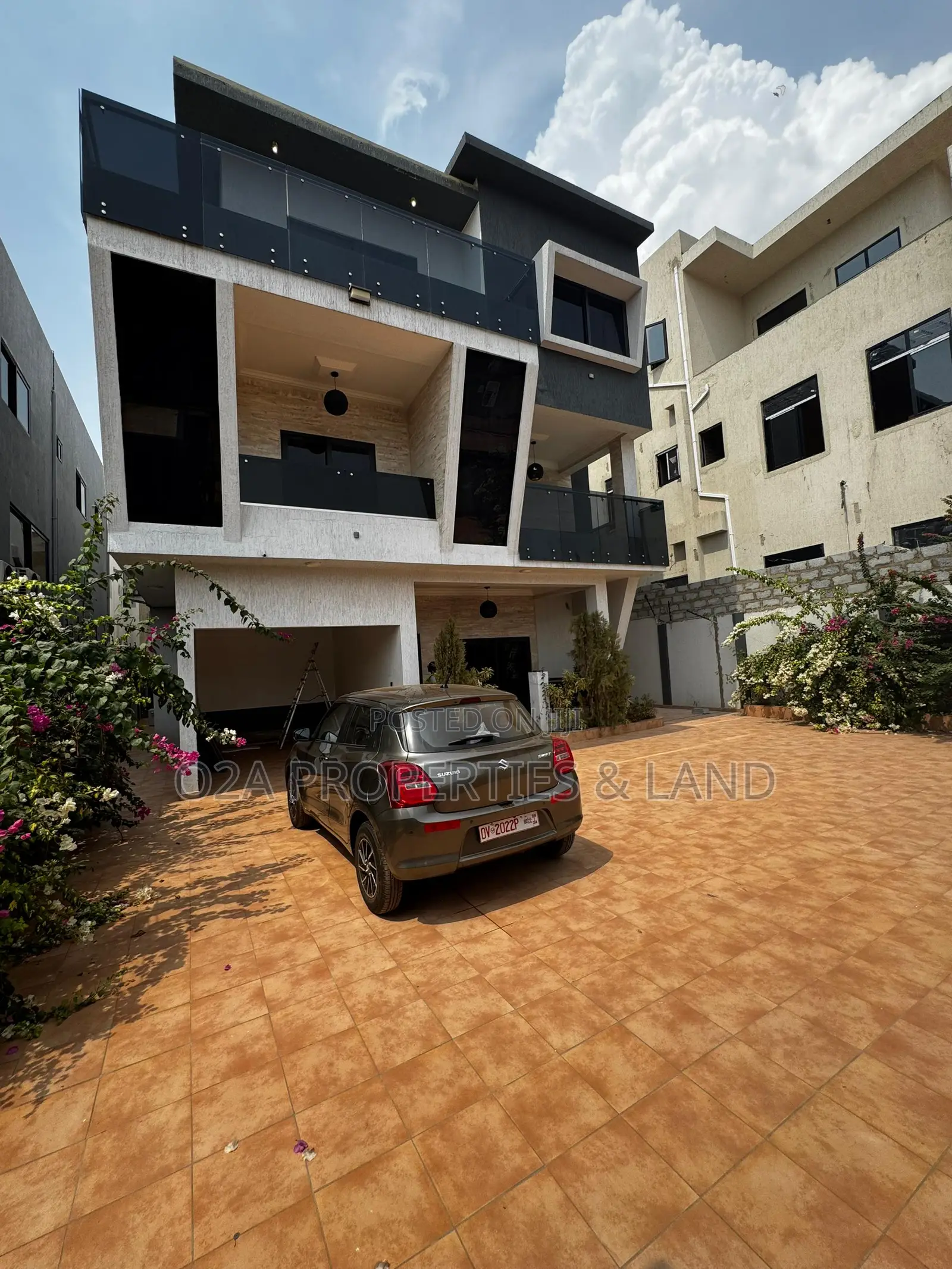 6bdrm House in East Airport for rent in Airport Residential Area
