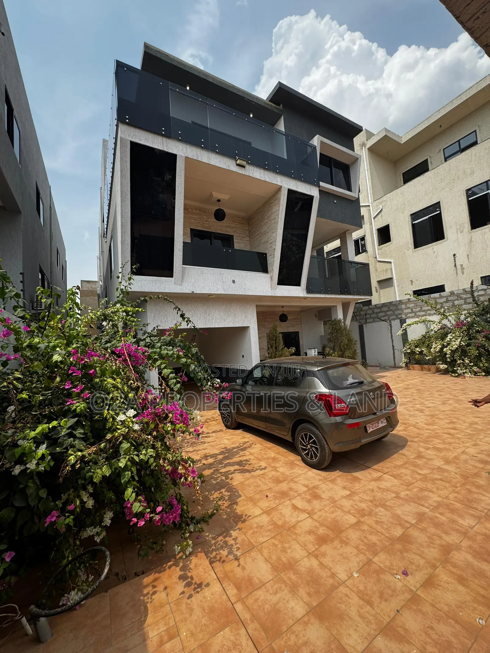 6bdrm House in East Airport for rent in Airport Residential Area