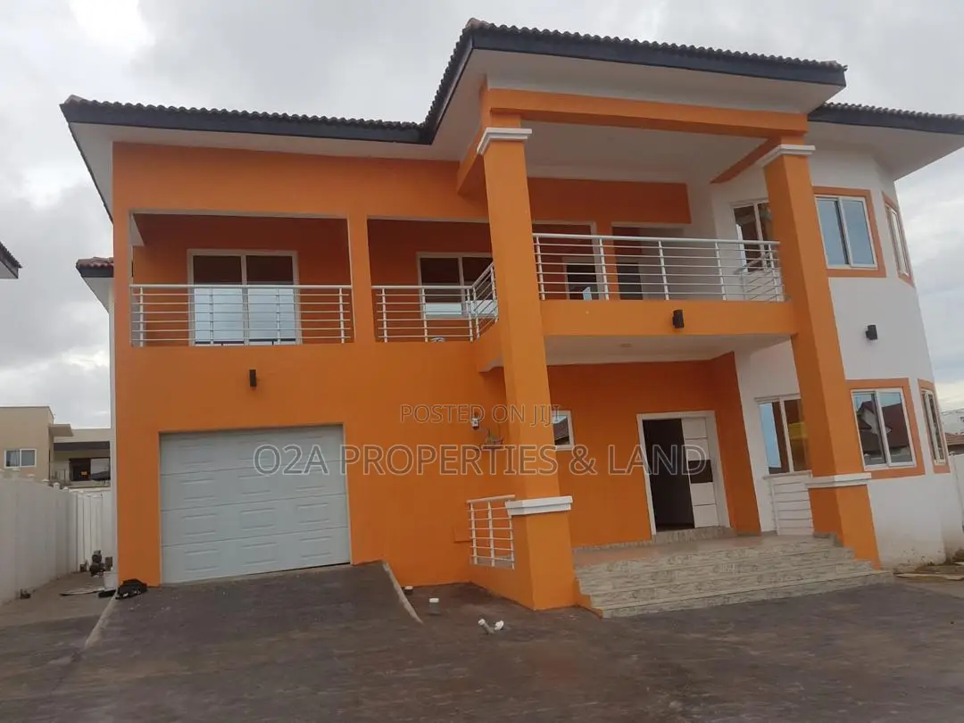 4bdrm House in Mayfair Gardens, for sale in Airport Residential Area