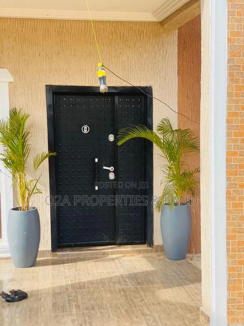 7bdrm House in Tema Community 25, Sakumono for sale in Sakumono