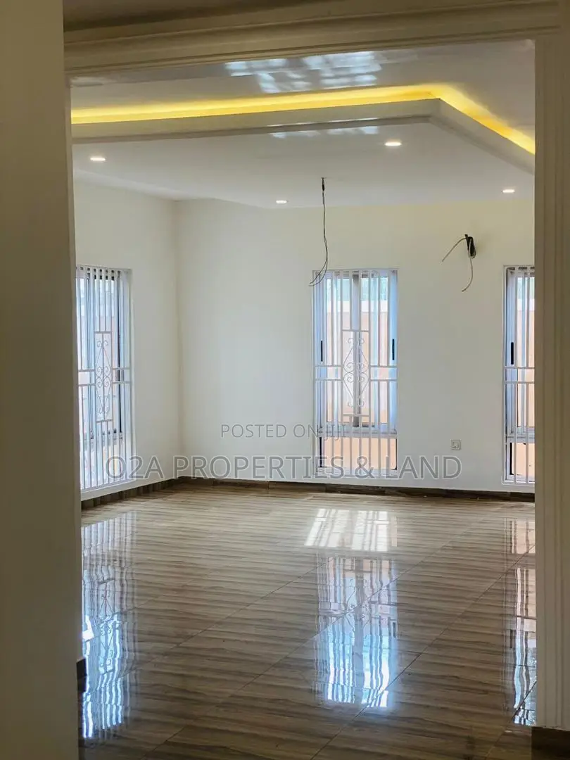 7bdrm House in Tema Community 25, Sakumono for sale in Sakumono