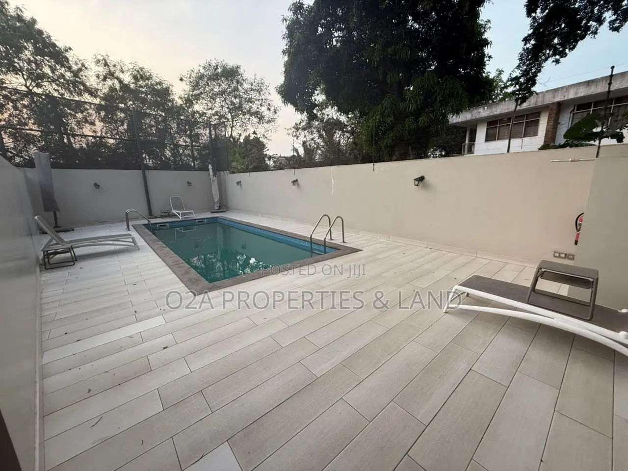 Furnished 3bdrm Townhouse / Terrace in Labone for rent in Labone Junction