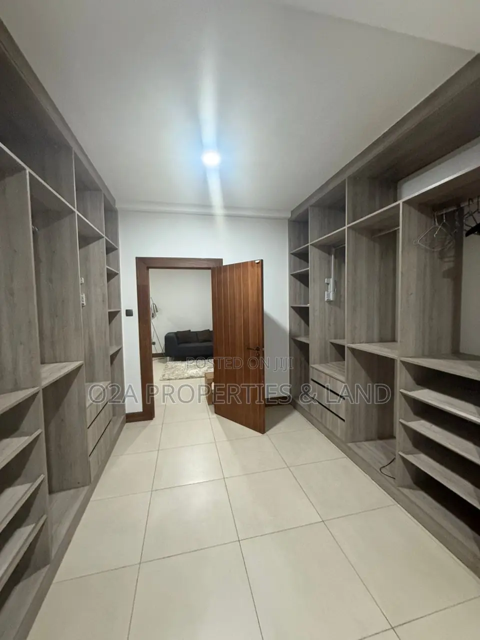 3bdrm Townhouse / Terrace in Labone for rent in Labone Junction