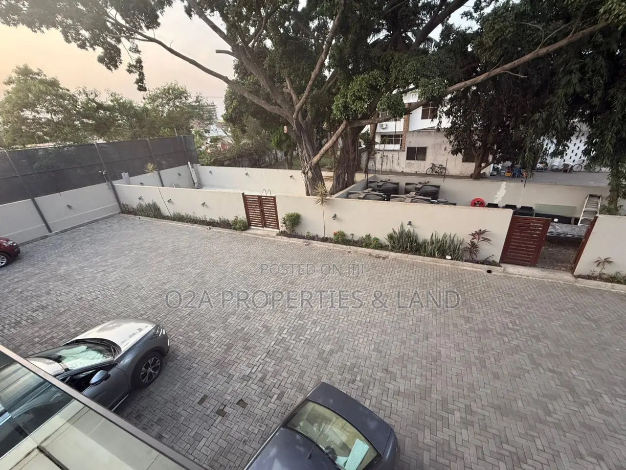 3bdrm Townhouse / Terrace in Labone for rent in Labone Junction