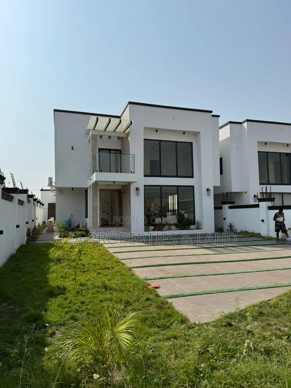 4bdrm House in East Airport for sale in Airport Residential Area