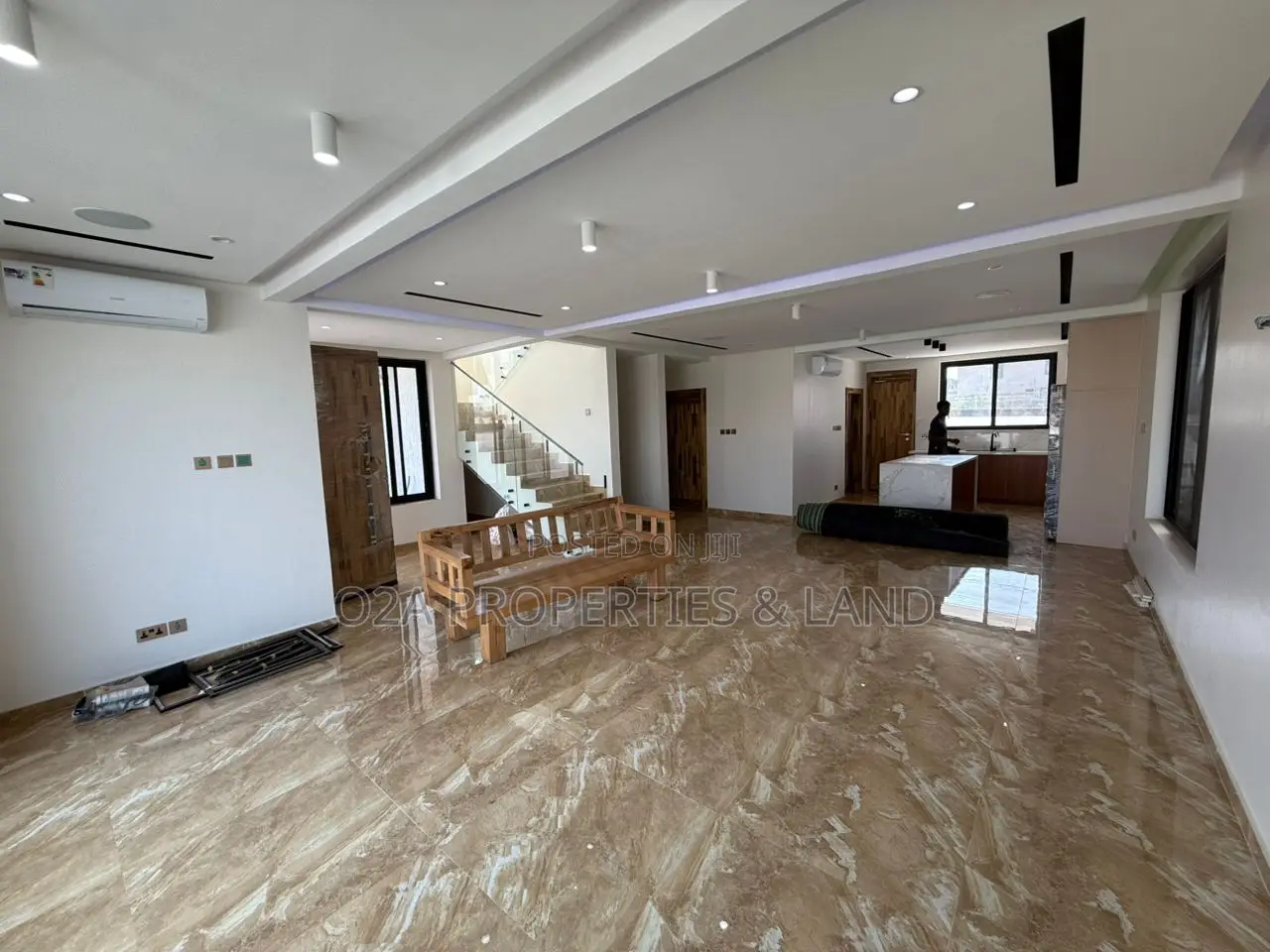 4bdrm House in East Airport for sale in Airport Residential Area