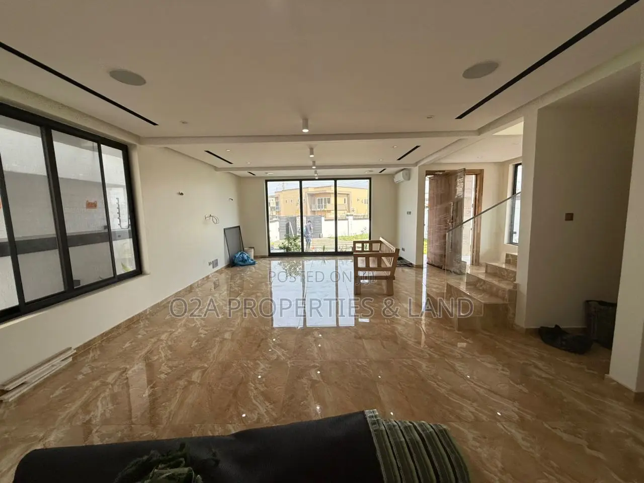 4bdrm House in East Airport for sale in Airport Residential Area