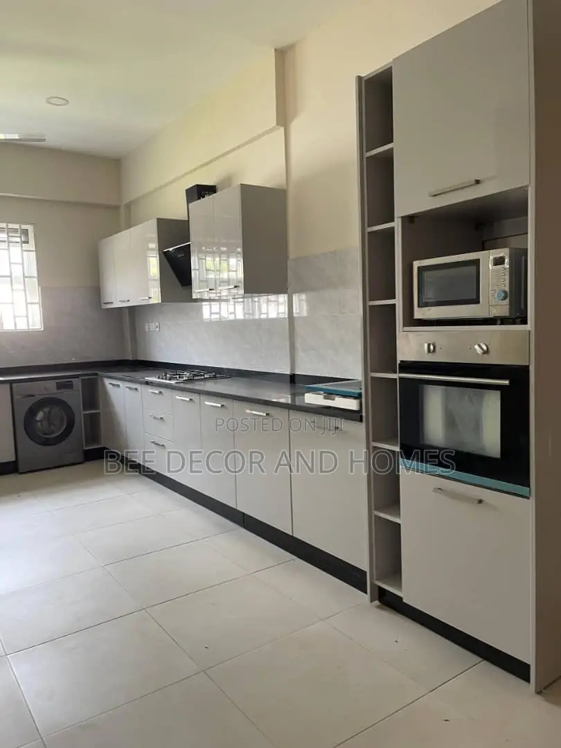 3bdrm House in Bee Decor & Homes, Adenta for sale in Adenta