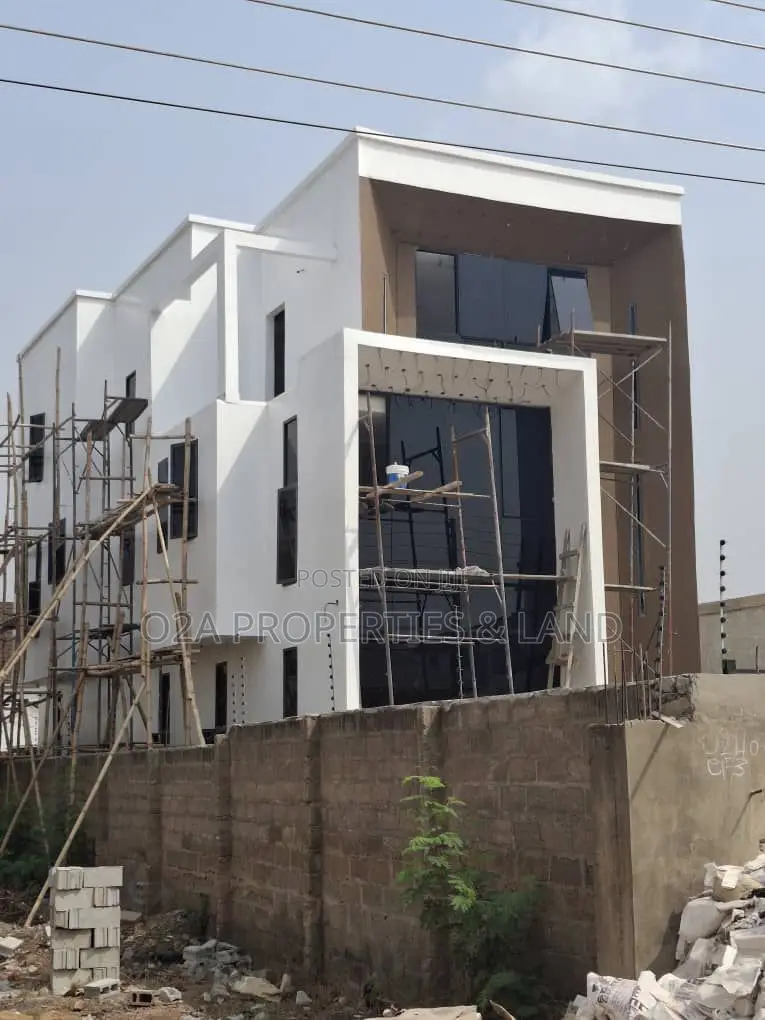 5bdrm House in East Legon Hills, Bawaleshie for sale in Bawaleshie