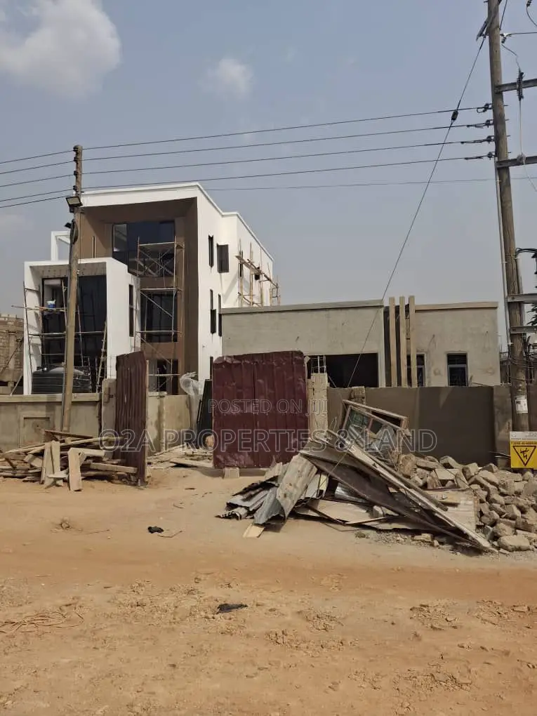 5bdrm House in East Legon Hills, Bawaleshie for sale in Bawaleshie
