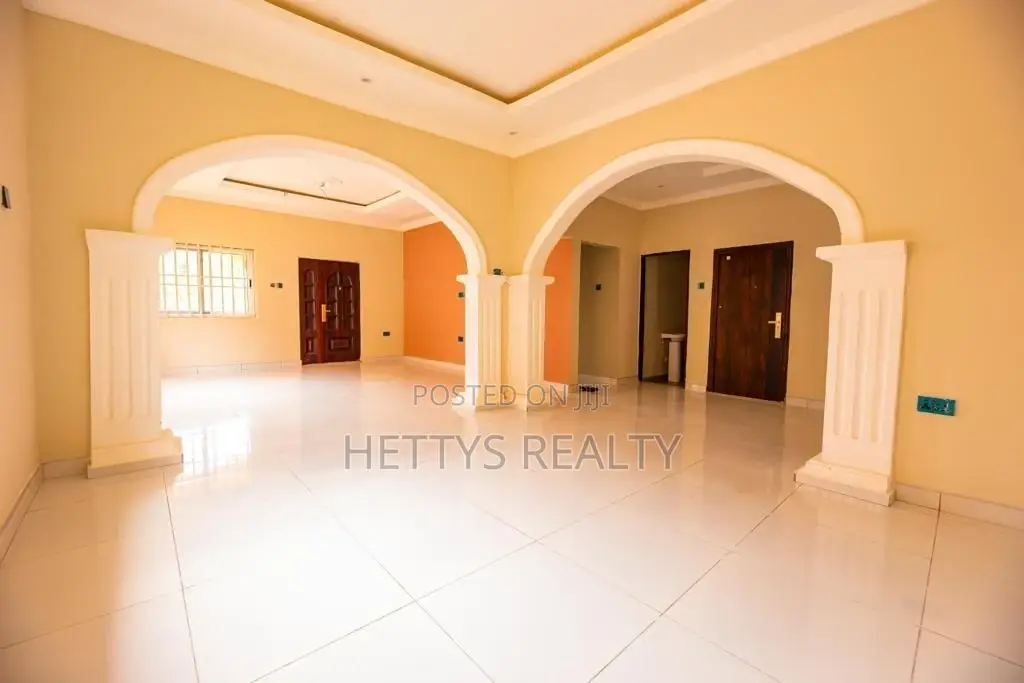 3bdrm House in Oyarifa for sale in Oyarifa