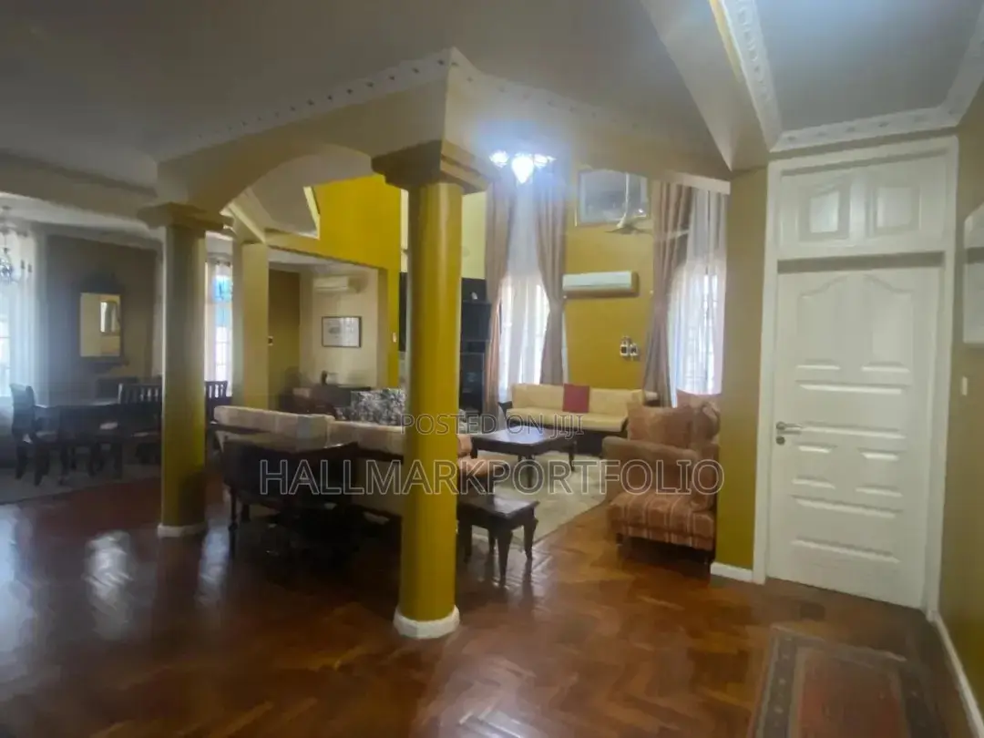 9bdrm House in Amasaman Doboro for sale in Amasaman