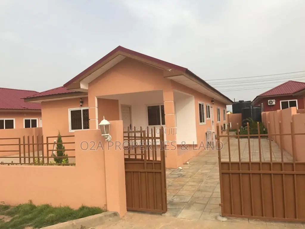 3bdrm House in Community 25, Inside, Sakumono for sale in Sakumono
