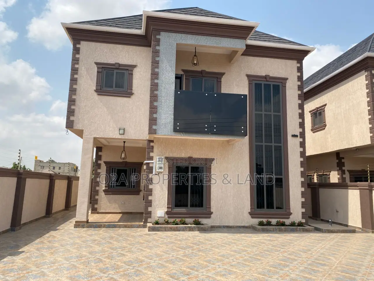 4bdrm House in Achimota Mall, Near for sale in The Mall