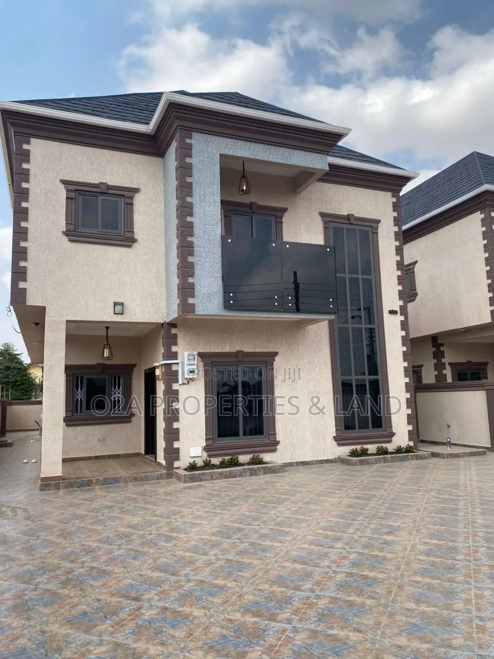 4bdrm House in Achimota Mall, Near for sale in The Mall