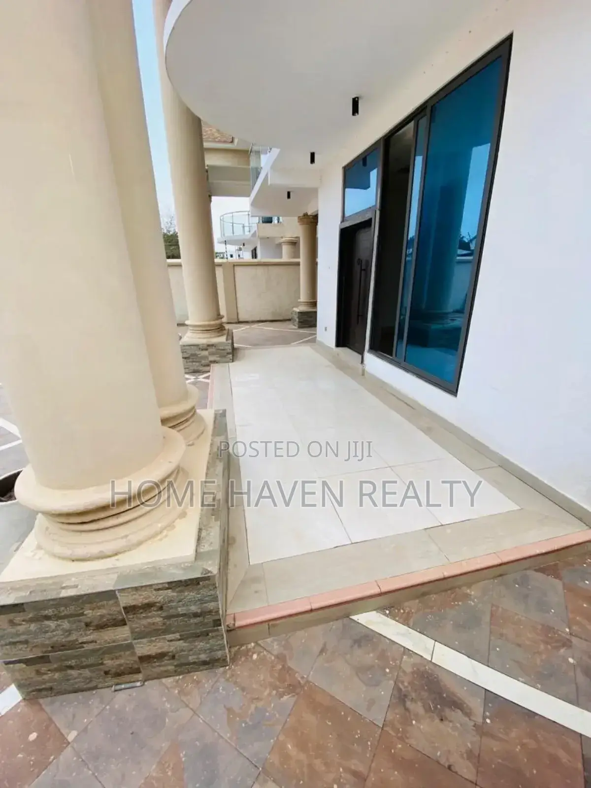 5bdrm House in Westland for sale in West Legon