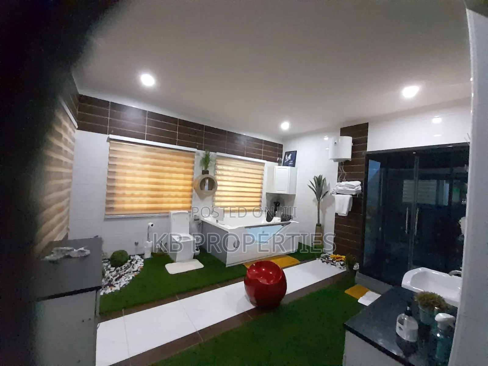 Furnished 6bdrm Duplex in Kb Properties, Spintex for rent in Spintex