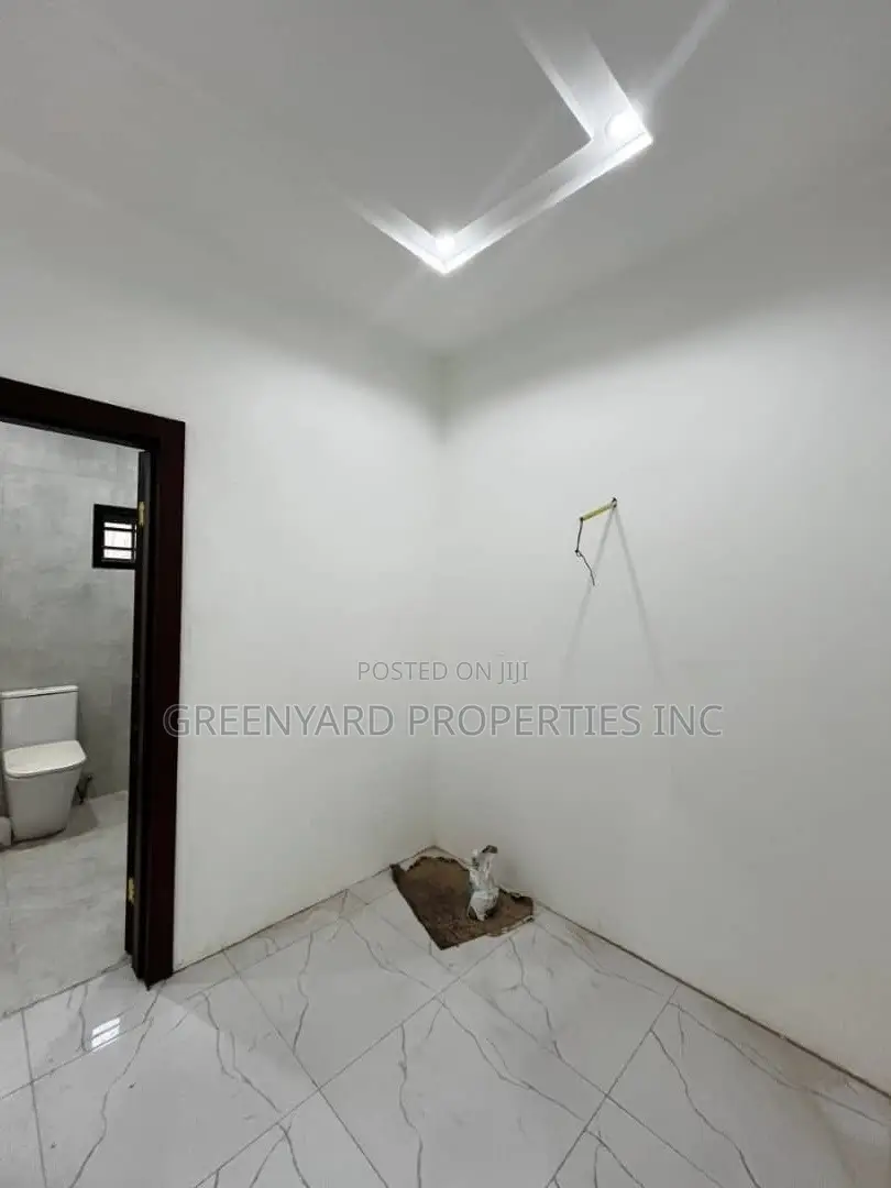 3bdrm Duplex in Pokuase for sale in Pokuase