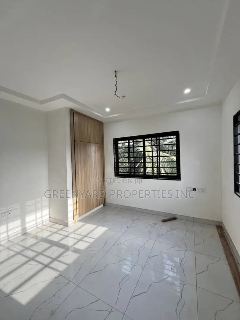 3bdrm Duplex in Pokuase for sale in Pokuase