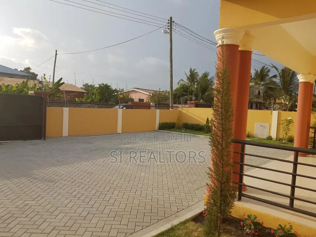 Furnished 3bdrm Bungalow in Spintex for sale in Spintex