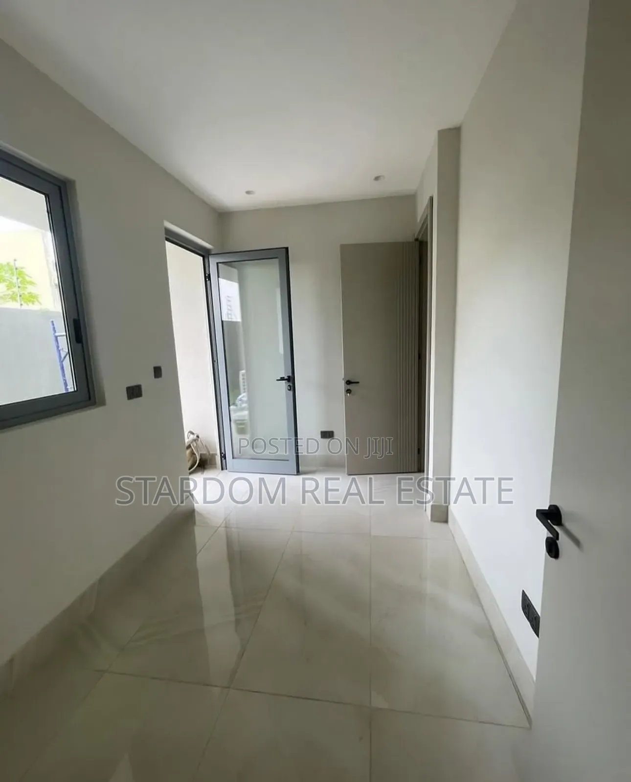 4bdrm Duplex in Lagos Avenue, East Legon for sale in East Legon