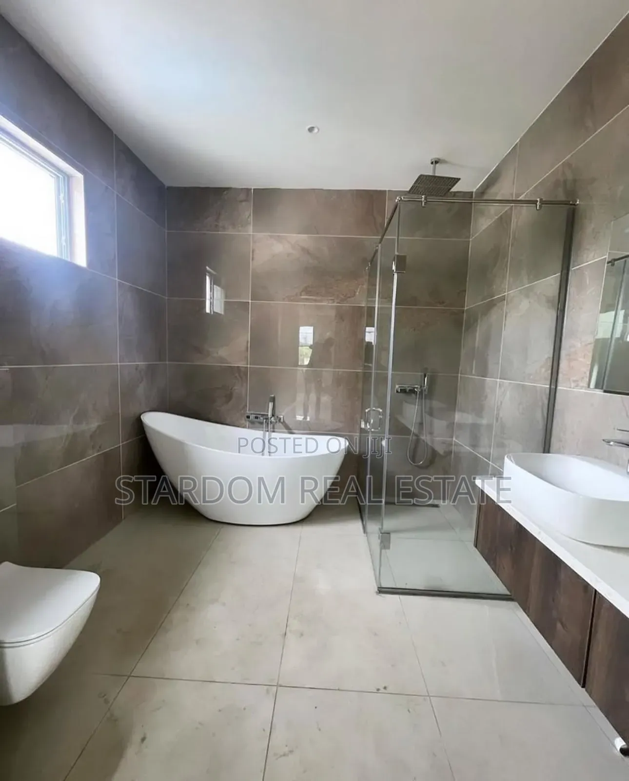 4bdrm Duplex in Lagos Avenue, East Legon for sale in East Legon