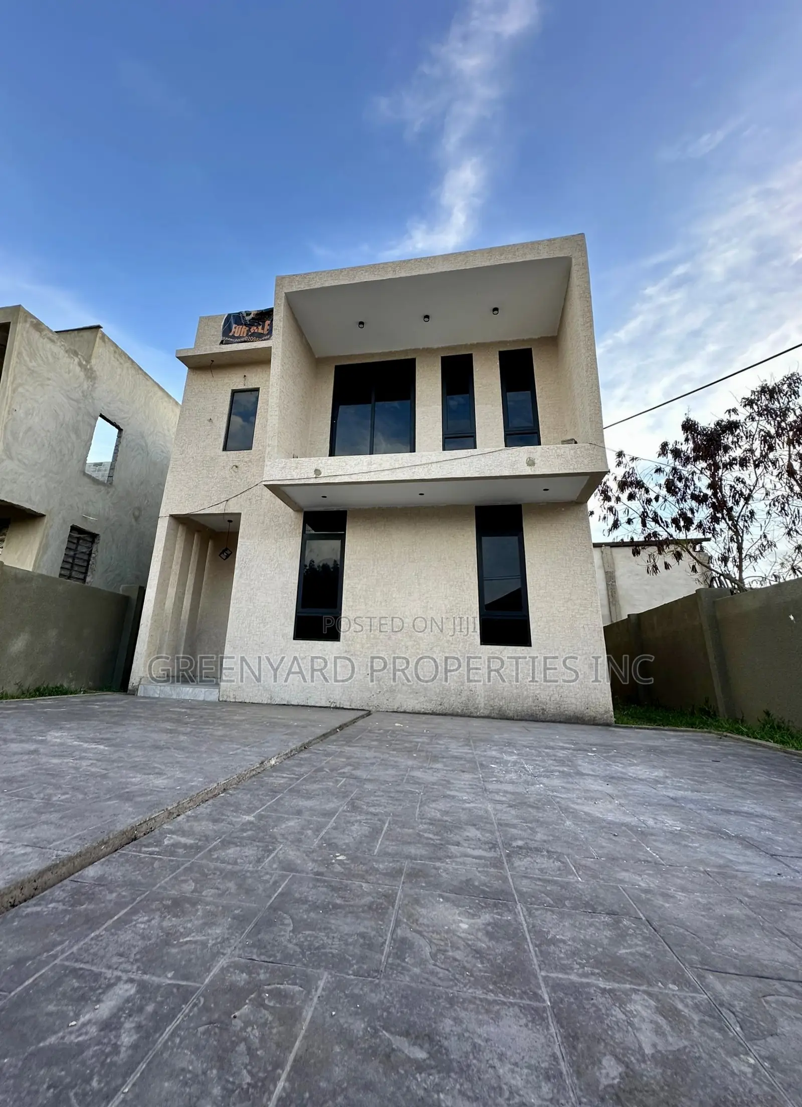 3bdrm Duplex in East Legon Hills for sale in East Legon