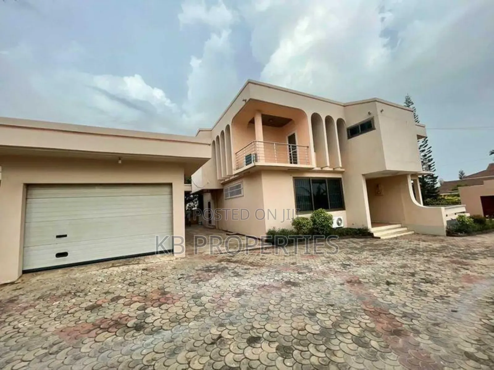 Furnished 5bdrm Duplex in Kb Properties, Spintex for rent in Spintex