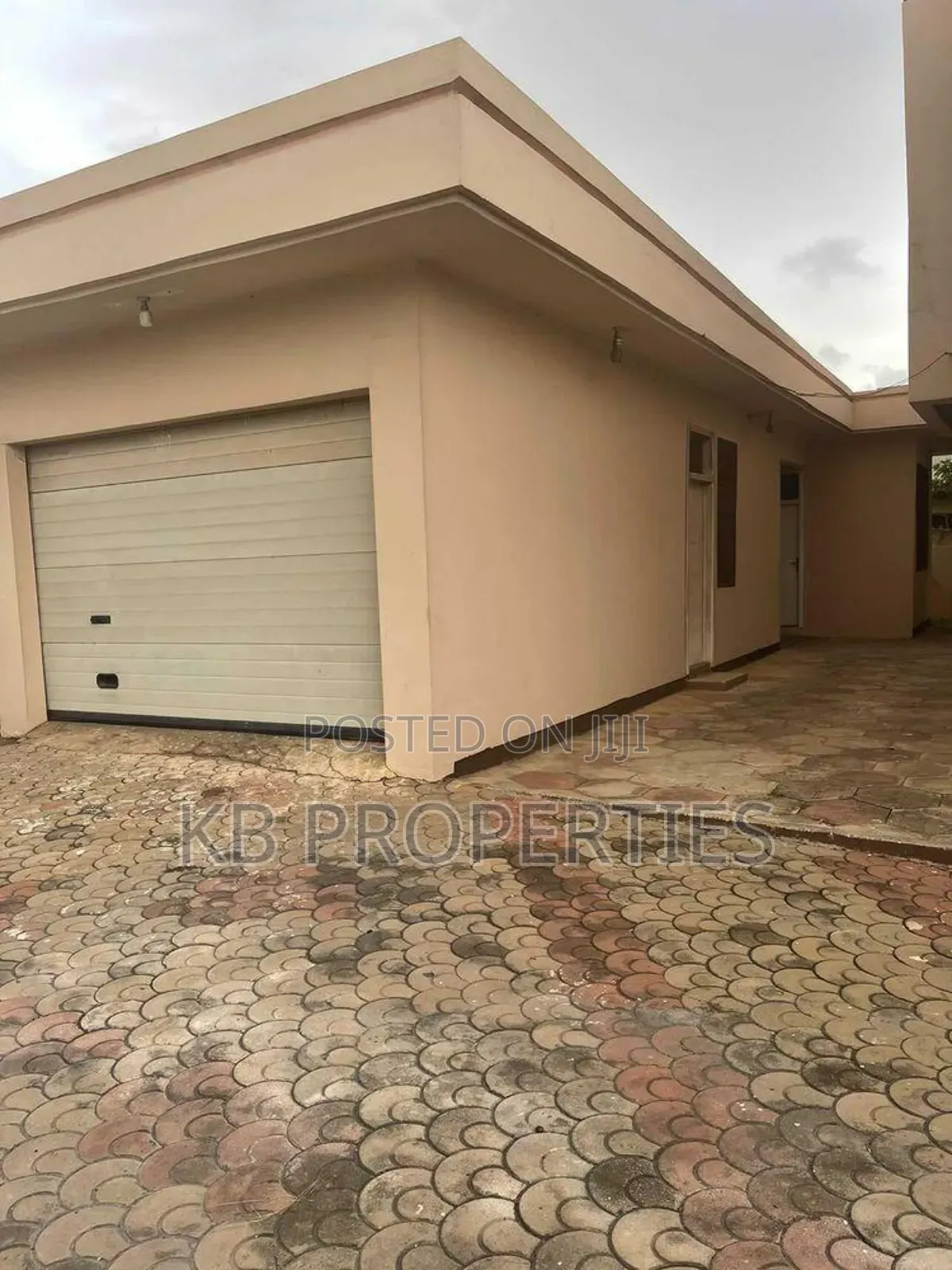 Furnished 5bdrm Duplex in Kb Properties, Spintex for rent in Spintex