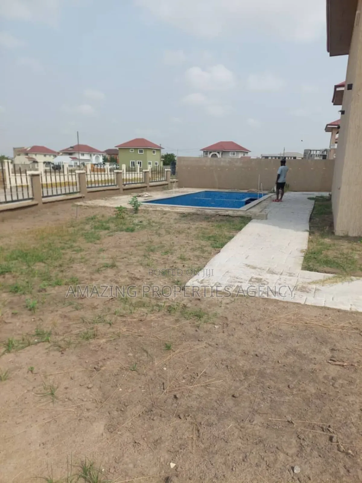 4bdrm Mansion in Adjiriganor for sale in Adjiriganor