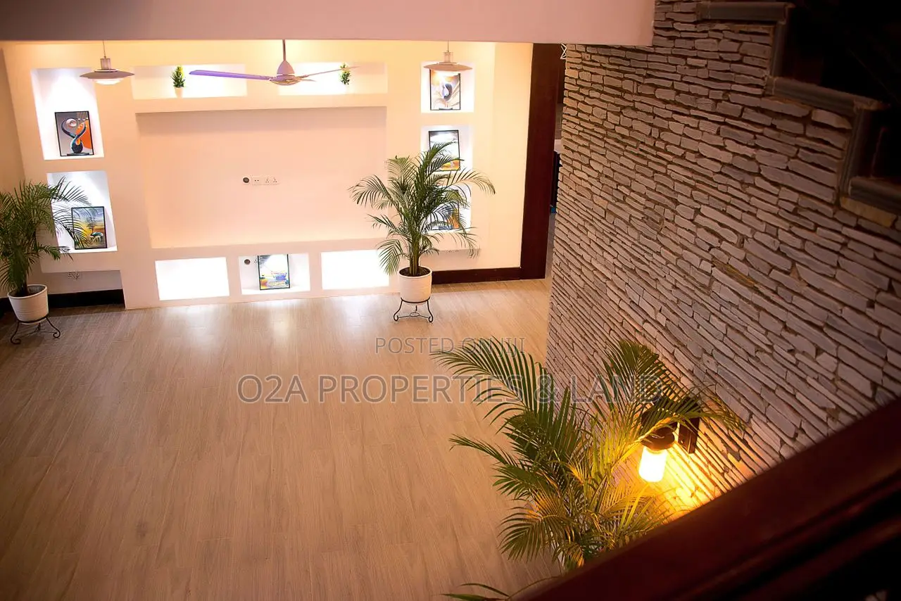 4bdrm House in Oyarifa, Ghana Flag for sale in Ghana Flag